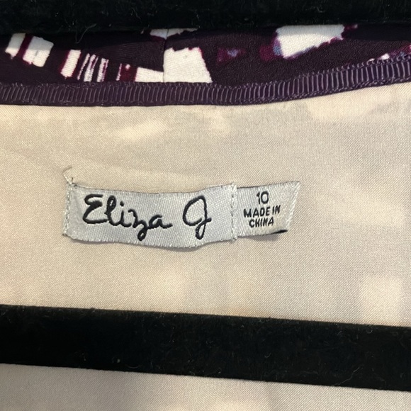 Eliza J Wrap Dress Size 10 Purple Geometric Pattern 3/4 Sleeve Stretchy - Picture 4 of 12